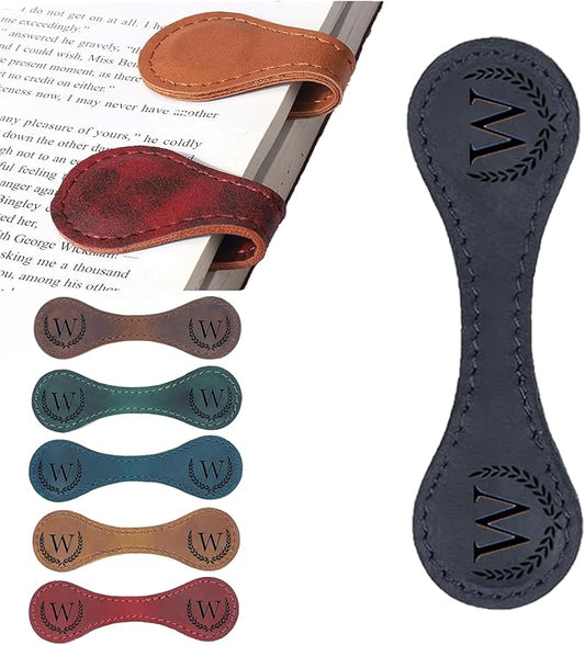 Personalized Magnetic Leather Bookmark, 26 Letters Custom Leather Bookmarks, Handmade, Leather Magnetic Bookmark for Book Lovers Readers Women Kid(Black，W）